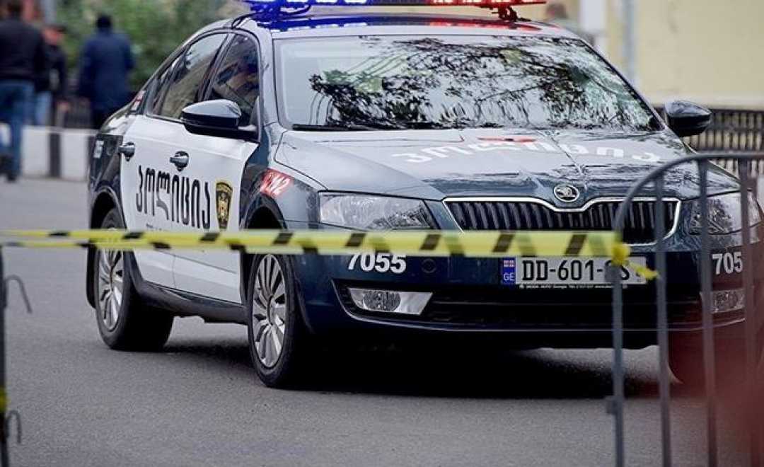 ბოლნისში კაცმა ყოფილი ცოლი მოკლა და 14 წლის შვილი დაჭრა