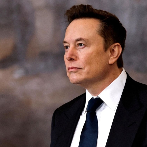 ილონ მასკი ტრილიონერი აღარ არის. SpaceX-ისა და Tesla-ს აქციების ვარდნამ მისი ქონება კვლავ $1 ტრილიონის ნიშნულს ქვემოთ ჩამოიყვანა