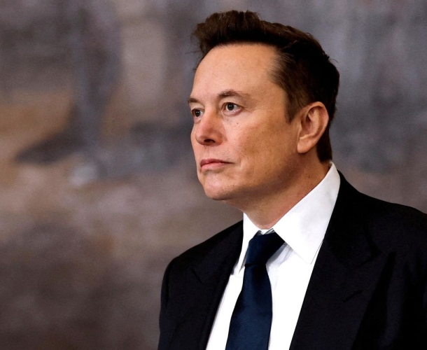 ილონ მასკი ტრილიონერი აღარ არის. SpaceX-ისა და Tesla-ს აქციების ვარდნამ მისი ქონება კვლავ $1 ტრილიონის ნიშნულს ქვემოთ ჩამოიყვანა