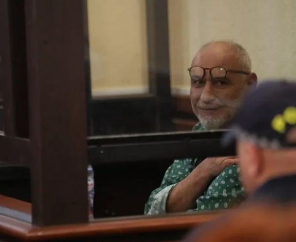 "...შემატყობინა, რომ მე, როგორც „საშიშროების მომეტებული რისკის მსჯავრდებულს“ აღკვეთის ნახევრად ღია რეჟიმი დახურულით შემეცვალა"