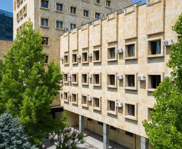 "არასრულწლოვანის გაუპატიურების და ორი არასრულწლოვანის მიმართ გარყვნილი ქმედების ჩადენის ფაქტებზე ერთ პირს ბრალდება წარუდგინა"