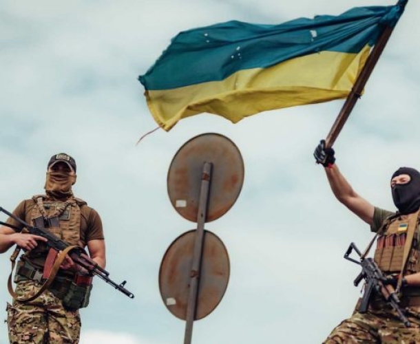 "ნიუ იორკ თაიმსის" ცნობით, რუსეთიდან დაღუპული, დაკარგული ან დაჭრილია 1 200 000, უკრაინის მხრიდან კი - 600 000 ჯარისკაცი