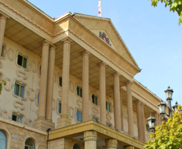 ე.წ. კანონიერი ქურდის "ჯვარსკის" დედას მანანა ლიპარტელიანს, ძმას ავაზ ხონელიძესა და კიდევ 17 პირს აღკვეთის ღონისძიების სახით პატიმრობა შეუფარდეს