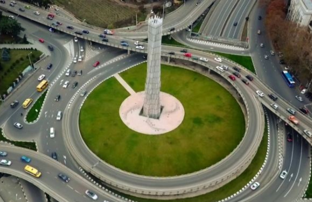 თბილისის მერია გმირთა მოედნის ესტაკადის შემოწმებას იწყებს - დღეგამოშვებით მოძრაობა სრულად შეიზღუდება
