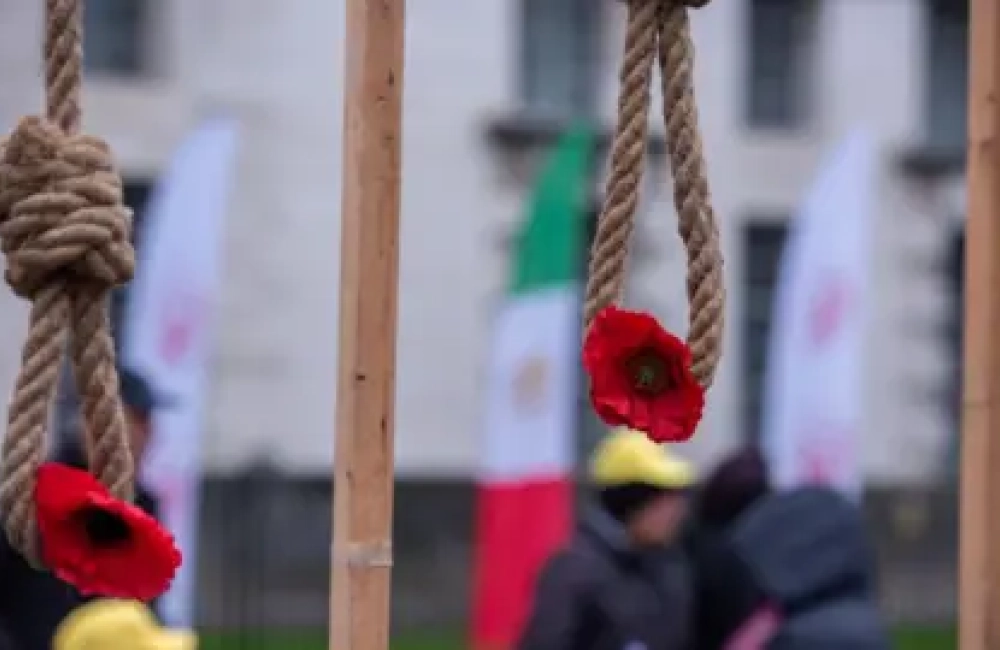 Iran International-ის ინფორმაციით, ირანში უსაფრთხოების ძალებმა 15 წლის მოზარდი დედის თვალწინ მოკლეს