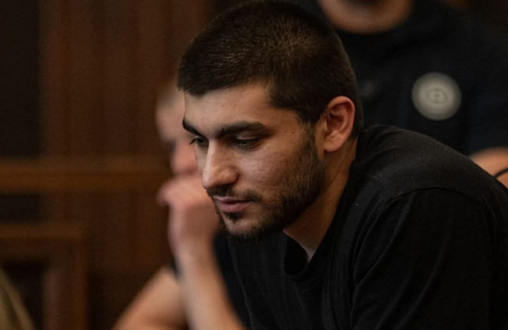 "ბურთის გაგორება და ამაში ფულის აღება არ არის ქვეყნის სიყვარული" - რეზო კიკნაძის წერილი ციხიდან