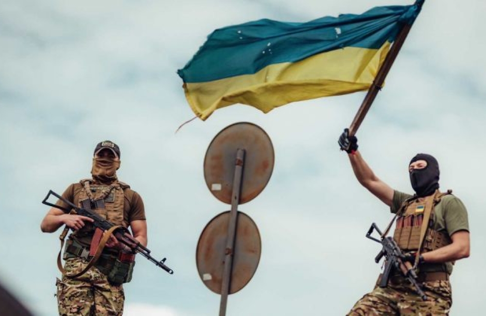 "ნიუ იორკ თაიმსის" ცნობით, რუსეთიდან დაღუპული, დაკარგული ან დაჭრილია 1 200 000, უკრაინის მხრიდან კი - 600 000 ჯარისკაცი