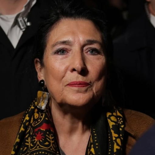 "ასეთი ოჯახი განწირულია? ასეთი უმოწყალო სიტყვები, ასეთი მკაცრი განაჩენი…"