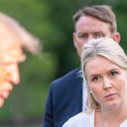 "პრეზიდენტი ტრამპი არ თამაშობს და მზად არის, ჯოჯოხეთი დაატრიალოს" - ლევიტი