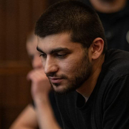 "ბურთის გაგორება და ამაში ფულის აღება არ არის ქვეყნის სიყვარული" - რეზო კიკნაძის წერილი ციხიდან