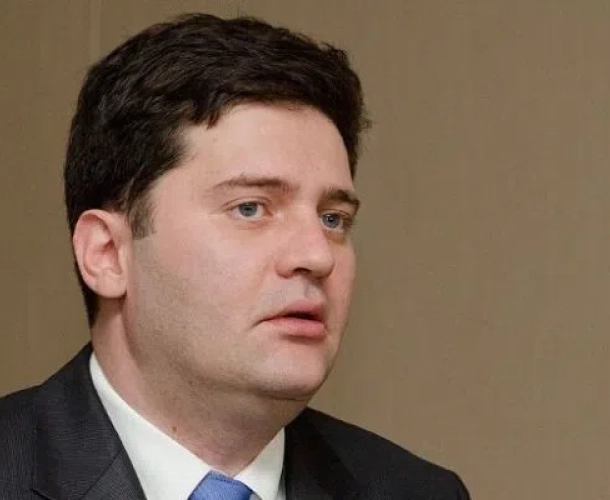 თავდაცვის ყოფილი მინისტრი, ბაჩო ახალაია შსს-ში დაიბარეს