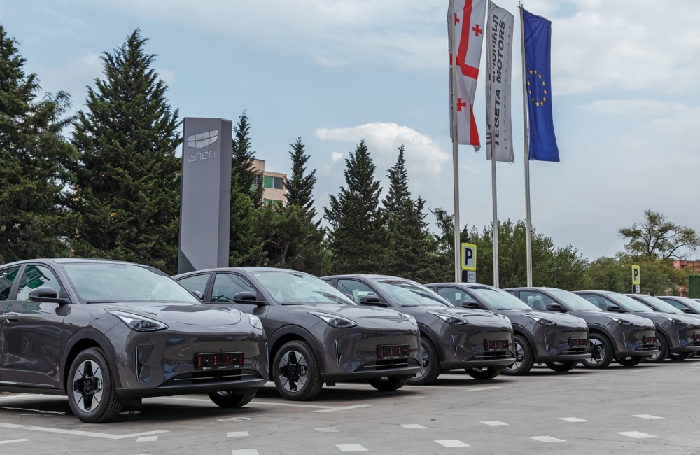 Geely Center Tegeta-მ „თბილისის სატრანსპორტო კომპანიას“ 11 ახალი ელექტრომობილი გადასცა