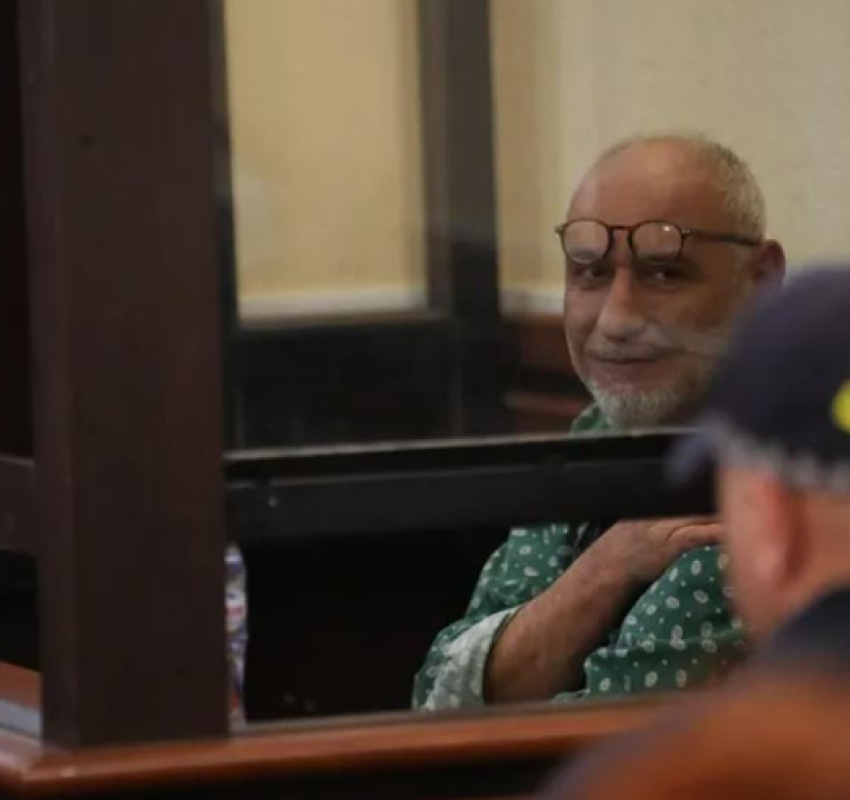 "...შემატყობინა, რომ მე, როგორც „საშიშროების მომეტებული რისკის მსჯავრდებულს“ აღკვეთის ნახევრად ღია რეჟიმი დახურულით შემეცვალა"