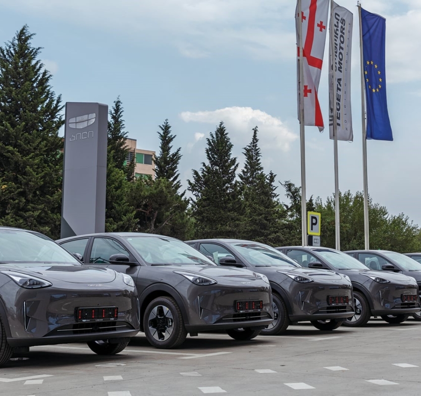 Geely Center Tegeta-მ „თბილისის სატრანსპორტო კომპანიას“ 11 ახალი ელექტრომობილი გადასცა