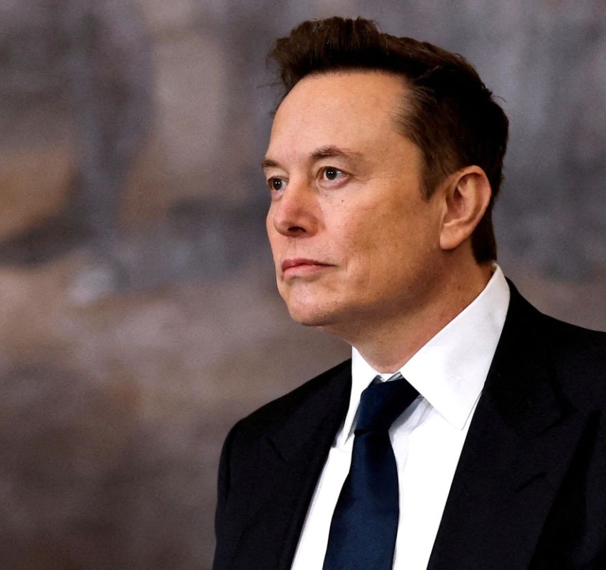 ილონ მასკი ტრილიონერი აღარ არის. SpaceX-ისა და Tesla-ს აქციების ვარდნამ მისი ქონება კვლავ $1 ტრილიონის ნიშნულს ქვემოთ ჩამოიყვანა