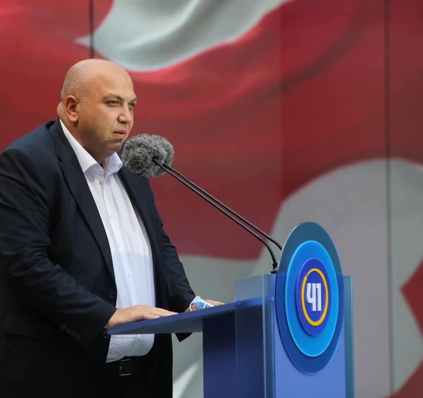 ინფრასტრუქტურის მინისტრის ყოფილი მოადგილე, კობა გაბუნია დააკავეს, ჩხრეკა ჩატარდა ყოფილი მინისტრის - ქარსელაძის სახლში