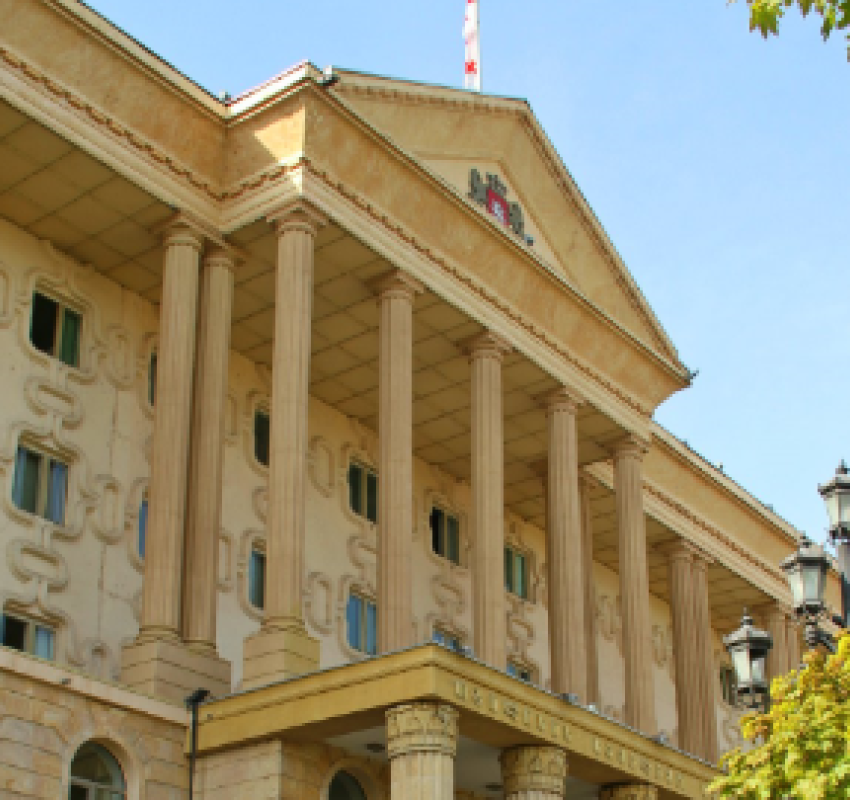 ე.წ. კანონიერი ქურდის "ჯვარსკის" დედას მანანა ლიპარტელიანს, ძმას ავაზ ხონელიძესა და კიდევ 17 პირს აღკვეთის ღონისძიების სახით პატიმრობა შეუფარდეს